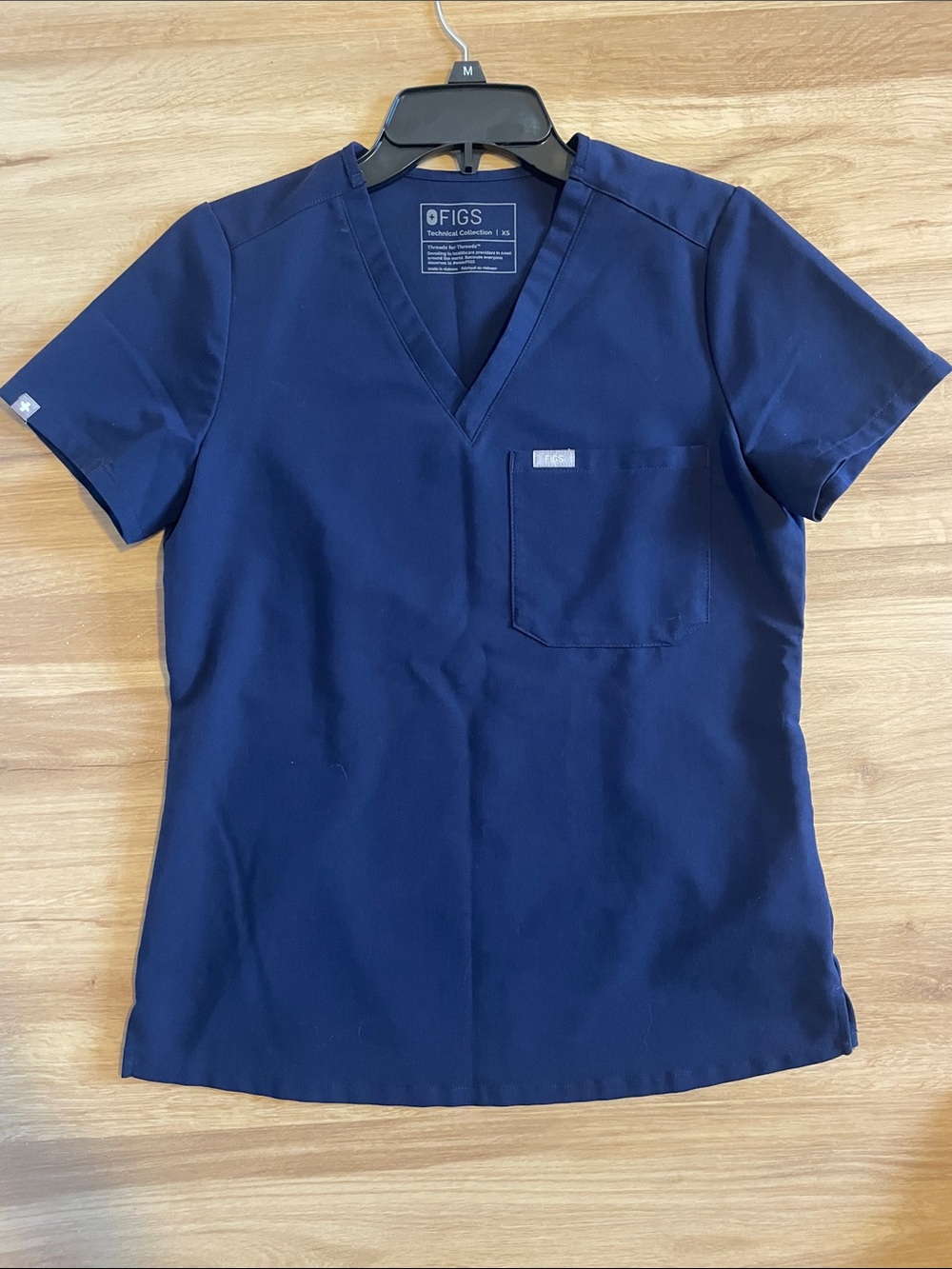 FIGS womens Navy V-Neck Short Sleeve Scrub Top